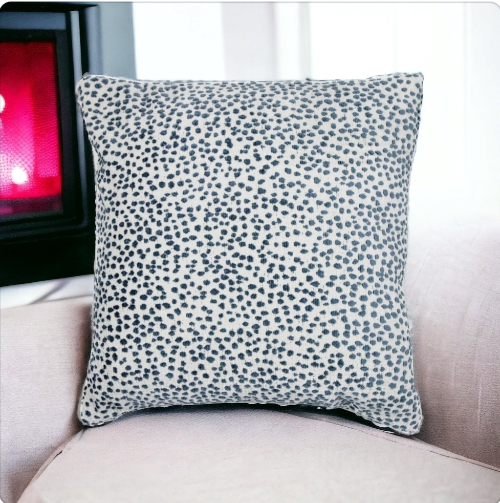 Gwen Pillow