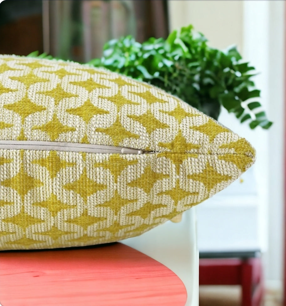 Gwen Pillow