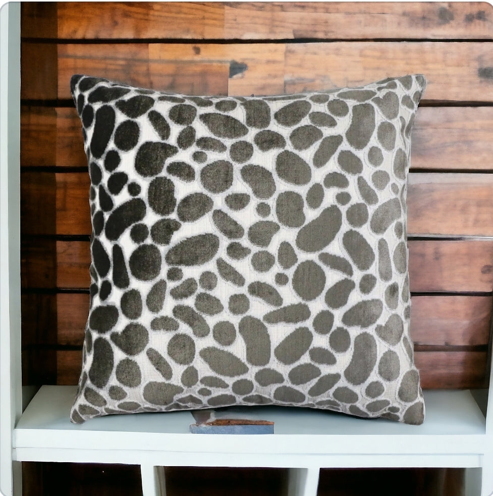 Gwen Pillow